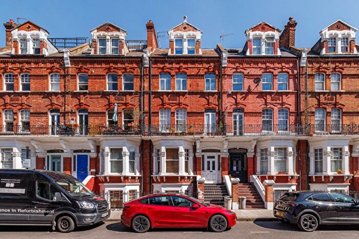1 Bedroom Flat For Sale In Avonmore Road, West Kensington, W14