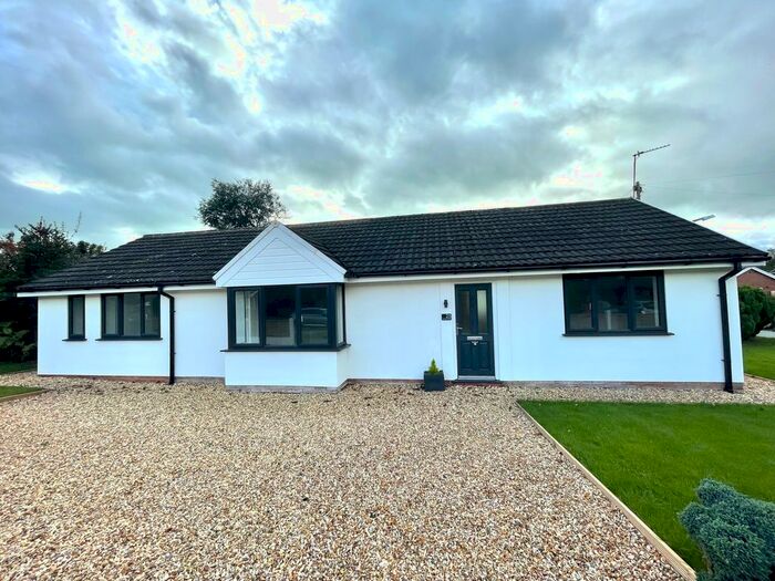 3 Bedroom Bungalow To Rent In Swanlow Avenue, Darnhall, Winsford, CW7