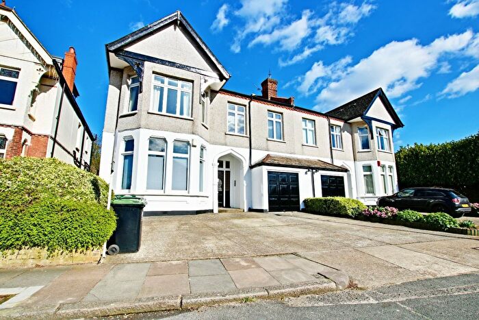 1 Bedroom Semi Detached House For Sale In Warren Avenue, Bromley, Kent, BR1