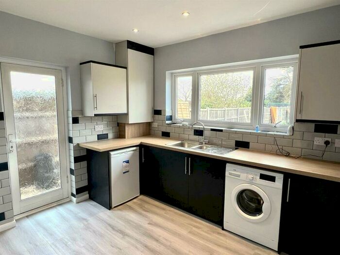 2 Bedroom Bungalow To Rent In Blendon Road, Bexley, Kent, DA5