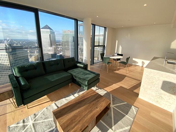 2 Bedroom Apartment To Rent In Hampton Tower, Marsh Wall, Tower Hamlets, London, E14
