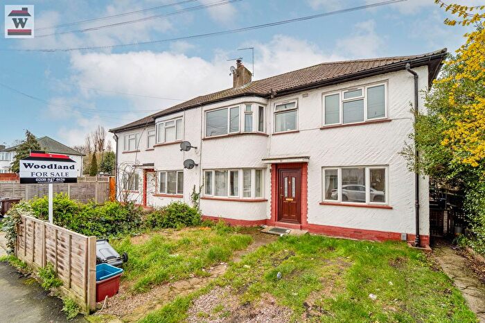 2 Bedroom Maisonette For Sale In Redesdale Gardens, Isleworth, TW7