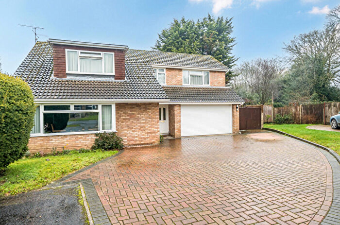 4 Bedroom Detached House For Sale In Chestnut Close, Liphook, Hampshire, GU30