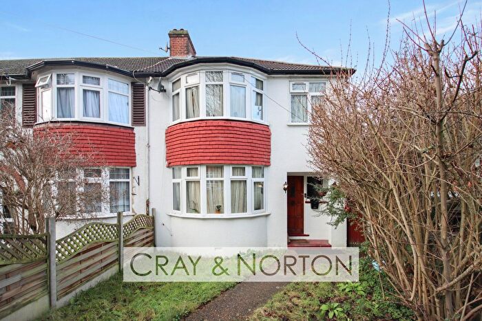 3 Bedroom End Terrace House For Sale In Glen Gardens, Croydon, CR0