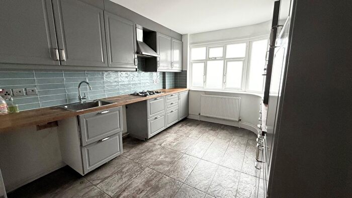 4 Bedroom Property To Rent In Rayners Lane, Harrow, HA2