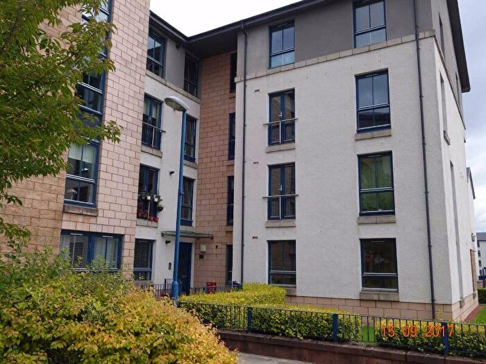 2 Bedroom Flat To Rent In Ritz Place, Glasgow, G5