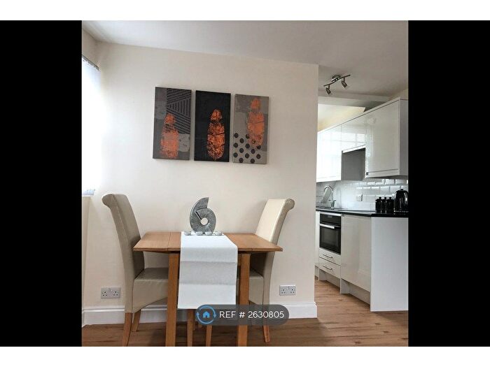 Studio To Rent In New Cross, London, SE14