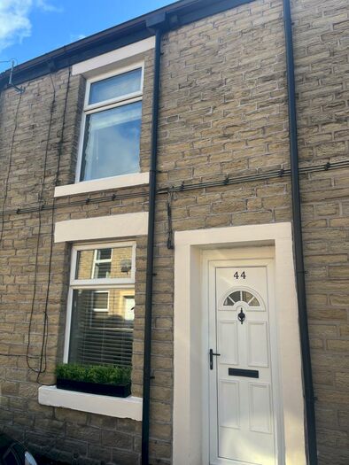 2 Bedroom Terraced House To Rent In Queen Street, Glossop, SK13