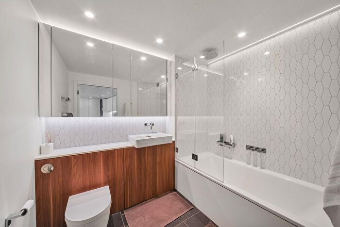 2 Bedroom Flat For Sale In Television Centre, Wood Lane, Shepherd's Bush, W12
