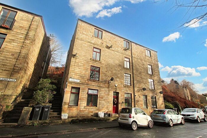 2 Bedroom Flat For Sale In Clewer Place, Todmorden, OL14
