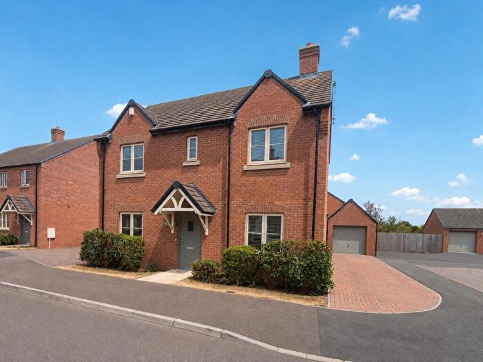 3 Bedroom Detached House For Sale In Holdenby Lane, Earls Barton, Northamptonshire, NN6