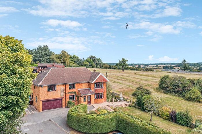 5 Bedroom Detached House For Sale In Knights Close, Great Brickhill, Buckinghamshire, MK17