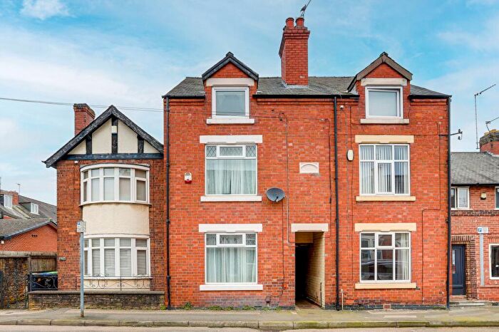 4 Bedroom Semi Detached House For Sale In Lingford Street, Hucknall, NG15