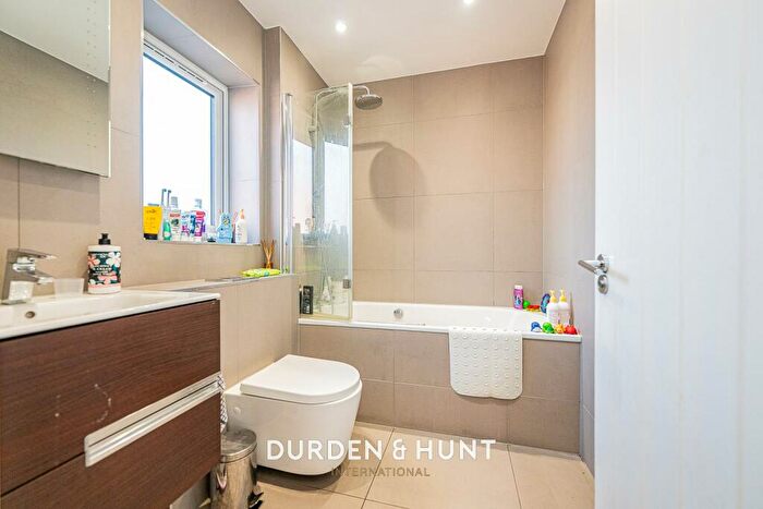 2 Bedroom Semi-Detached Bungalow For Sale In Brinkworth Road, Clayhall, IG5