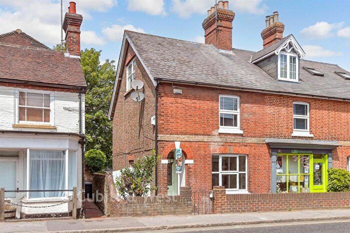 3 Bedroom Semi-Detached House For Sale In London Road, Forest Row, East Sussex, RH18