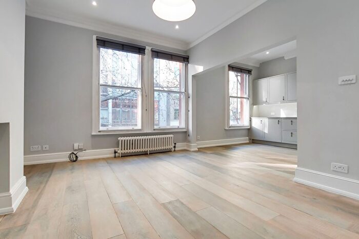 2 Bedroom Flat To Rent In Shaftesbury Avenue, Seven Dials, WC2H