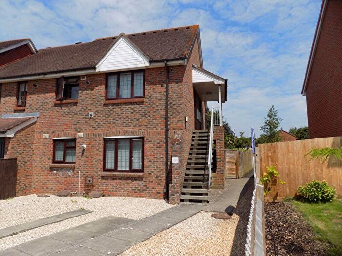 1 Bedroom Flat To Rent In Mosse Gardens, Chichester, PO19