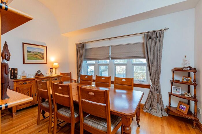 4 Bedroom Detached House For Sale In Main Street, Lochwinnoch, Renfrewshire, PA12
