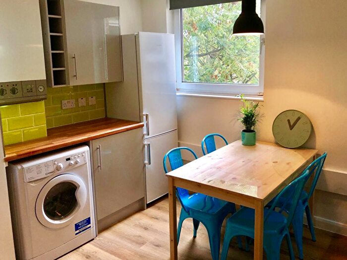 3 Bedroom Flat To Rent In Carnarvon Road, London, E15