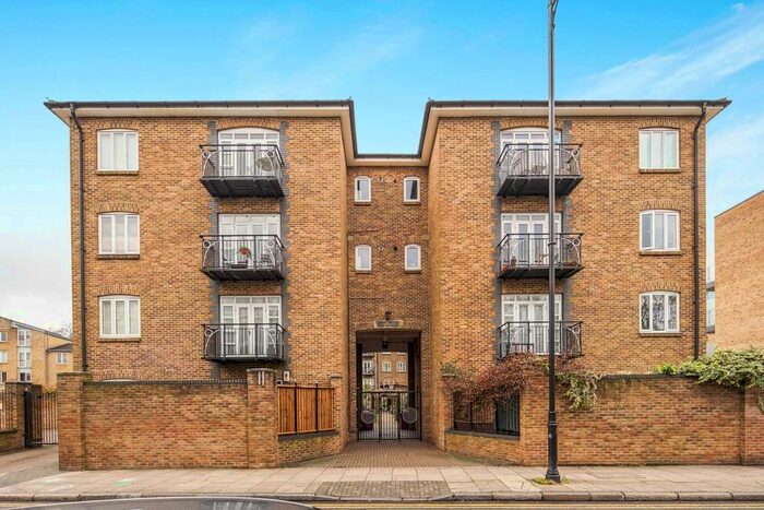 1 Bedroom Flat To Rent In Empire Wharf, Old Ford Road, Bethnal Green, E3