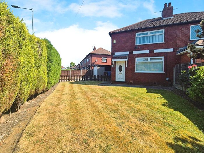 3 Bedroom Semi-Detached House For Sale In Fovant Crescent, Stockport, Greater Manchester, SK5