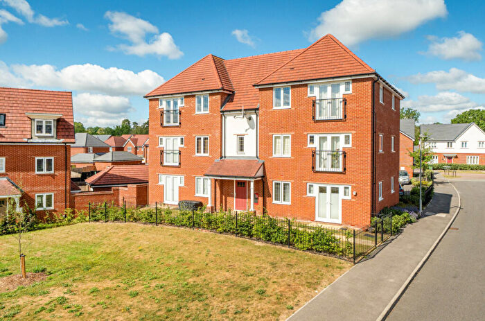2 Bedroom Apartment For Sale In Walton Heath, Binfield, Bracknell, Berkshire, RG42