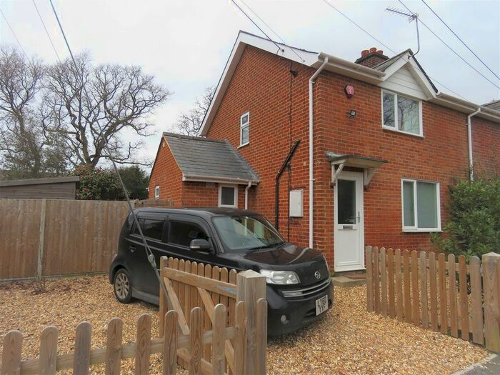 3 Bedroom Semi-Detached House To Rent In Pound Road, Pennington, Lymington, SO41