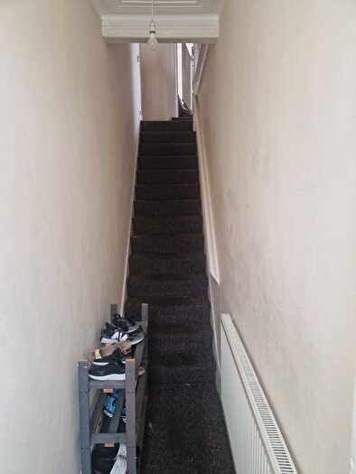 2 Bedroom Flat To Rent In St. Annes Road, Leytonstone, E11