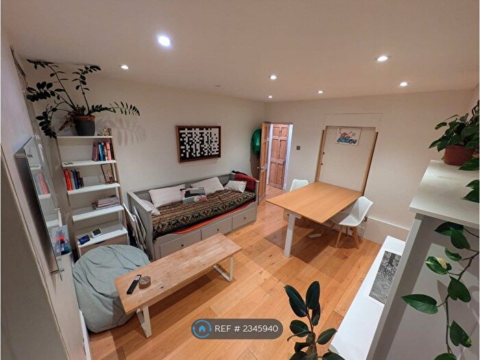 1 Bedroom Flat To Rent In Field Road, Hammersmith London, W6