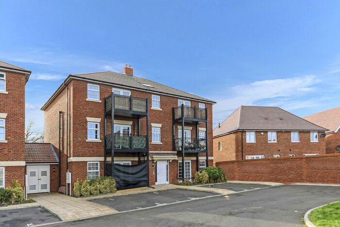 2 Bedroom Flat For Sale In Farmstead Road, High Halstow, Kent., ME3