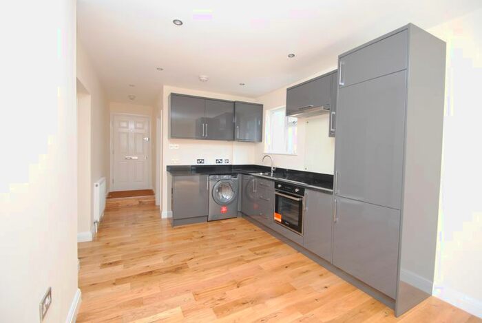 1 Bedroom Flat To Rent In London Road, Leigh-On-Sea, SS9