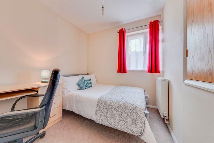 1 Bedroom Property To Rent In Kent Avenue, Canterbury, CT1