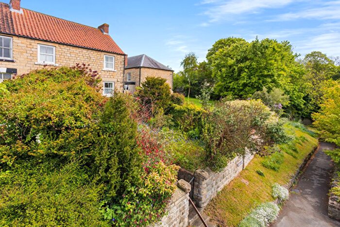3 Bedroom Terraced House For Sale In Castle Road, Pickering, YO18