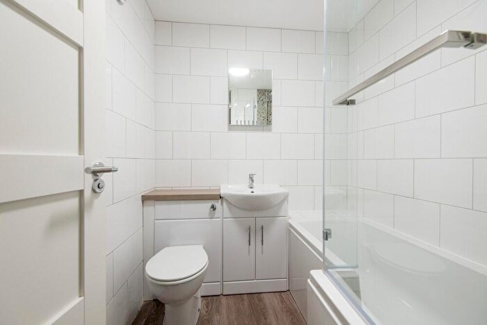 2 Bedroom Flat To Rent In Belle Vue Court, - Preston Park Avenue, Brighton, East Sussex, BN1