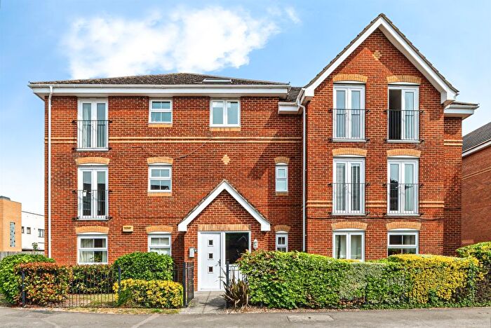 2 Bedroom Flat For Sale In Broadmere Road, Beggarwood, Basingstoke, RG22