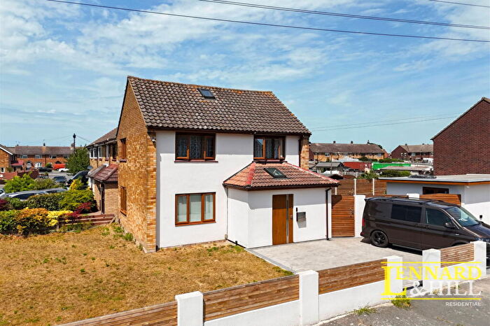 3 Bedroom End Of Terrace House For Sale In Sabina Road, Chadwell St Mary, RM16