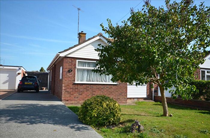 2 Bedroom Semi-Detached Bungalow For Sale In Twyford Avenue, Raunds, Northamptonshire, NN9