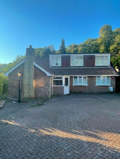 5 Bedroom Detached House To Rent In Shepherds Croft, Brighton, BN1