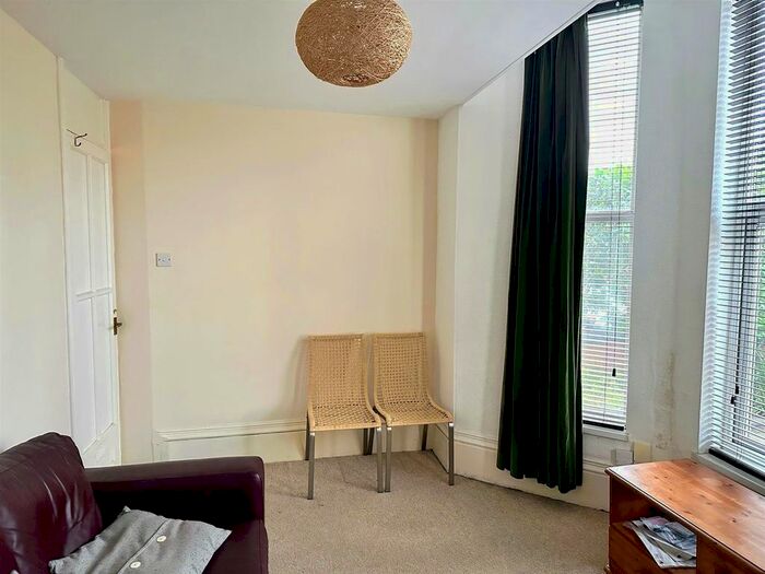 1 Bedroom Flat To Rent In St Peters Road, Harborne, Birmingham, B17