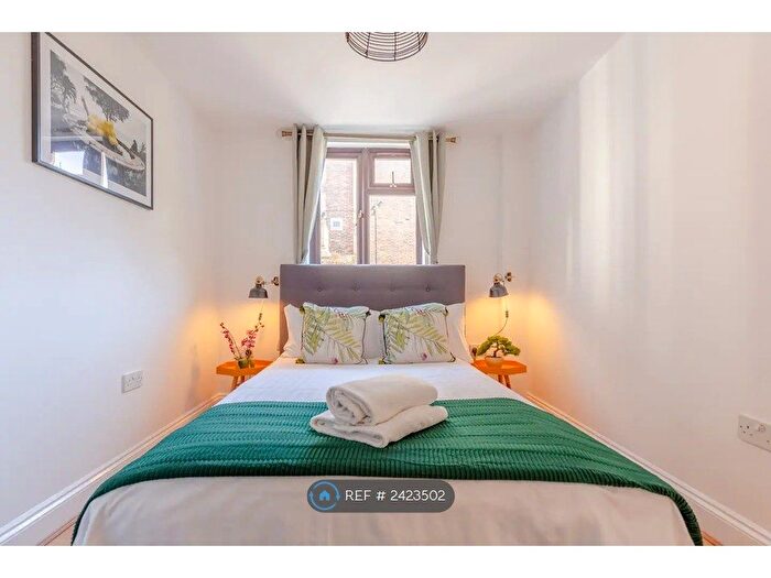 2 Bedroom End Of Terrace House To Rent In Ambergate Street, London, SE17