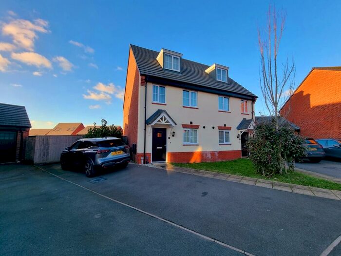 3 Bedroom Town House To Rent In Newhall Road, Prescot, L34