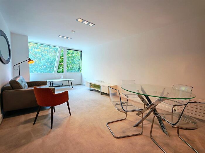 2 Bedroom Flat To Rent In Kenyons Steps, Liverpool, L1