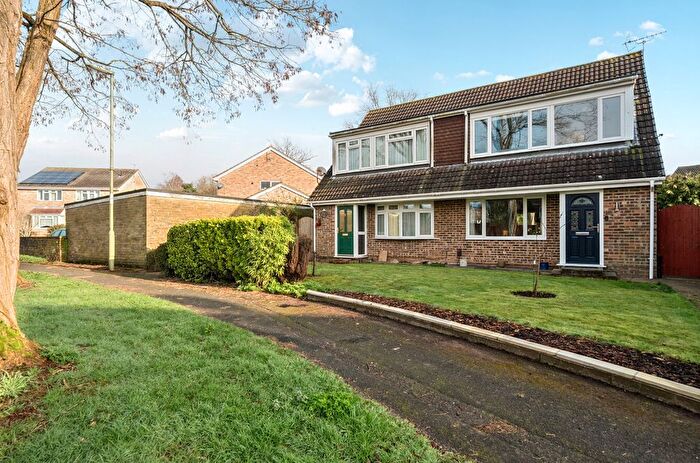 3 Bedroom Semi Detached House For Sale In Buckland Close, Boyatt Wood, Hampshire, SO50