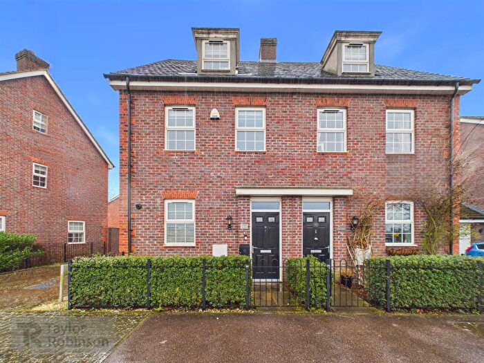 3 Bedroom Semi Detached House For Sale In Somerley Drive, Crawley, RH10