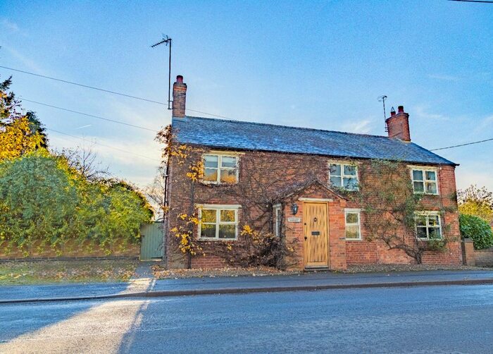 4 Bedroom Detached House For Sale In Buckland Cottage, Lower Boddington, NN11