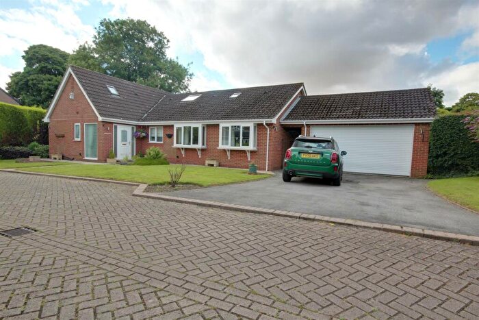 4 Bedroom Detached Bungalow For Sale In Hall Park, Swanland, HU14