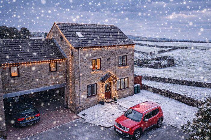 5 Bedroom Detached House For Sale In Alton Croft, Clayton, Bradford, BD14