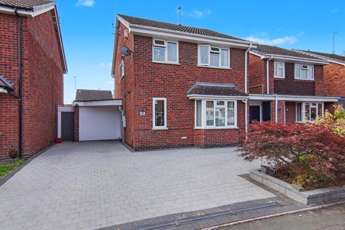4 Bedroom Detached House For Sale In Makepeace Avenue, Warwick, CV34