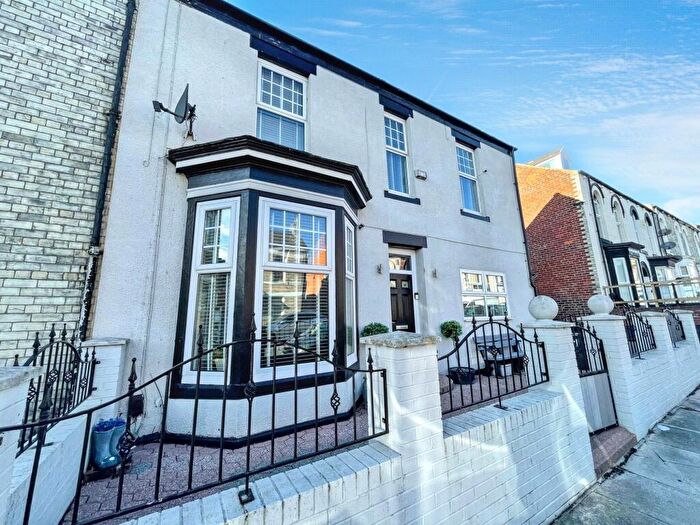 3 Bedroom End Of Terrace House For Sale In Salmon Street, Lawe Top, South Shields, Tyne And Wear, NE33