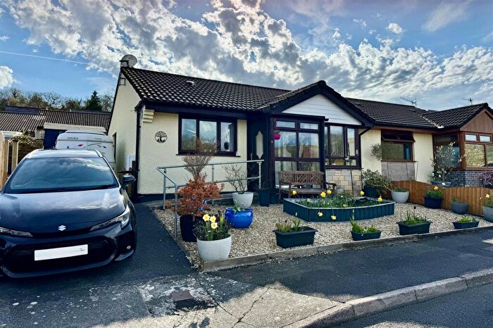 2 Bedroom Bungalow For Sale In Golwg Y Cwm, Cwmgors, Ammanford, SA18